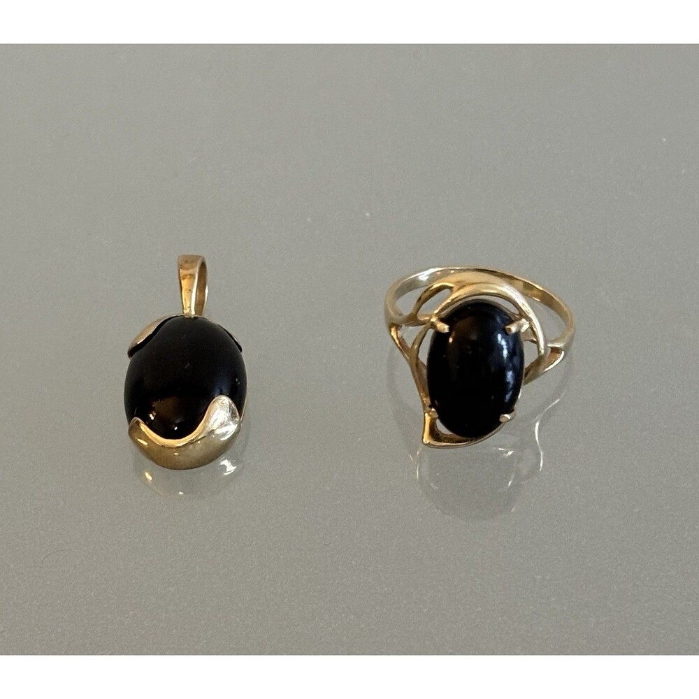 14k  Yellow Gold Oval black Onyx Matching Ring & Pendant